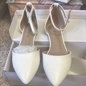 Dream Pairs White Flats with Ankle Strap. New!  Never worn.